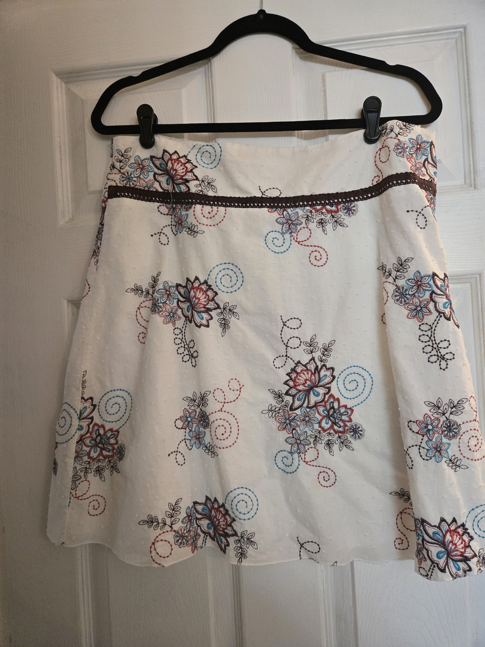 Heart Soul White A-Line Skirt with Blue and Red Floral Embroidery